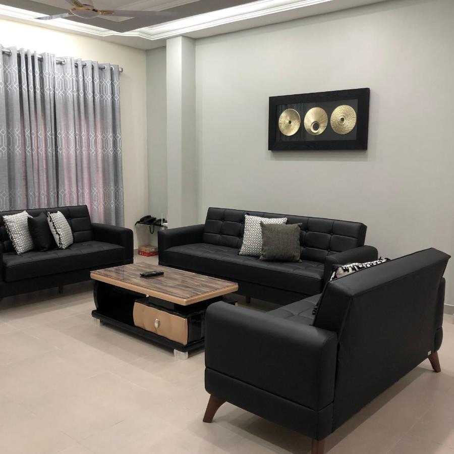 Queens View Apartment Аккра Екстер'єр фото