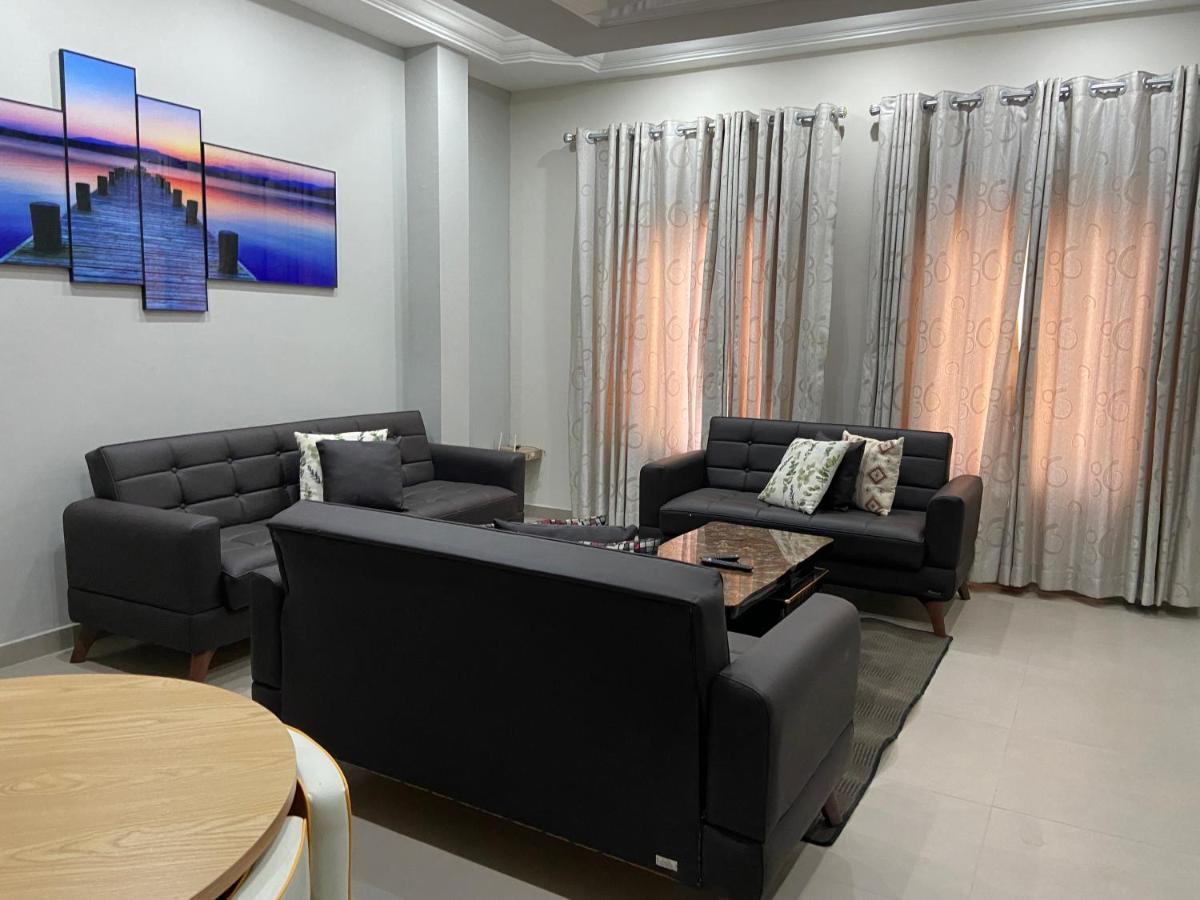 Queens View Apartment Аккра Екстер'єр фото