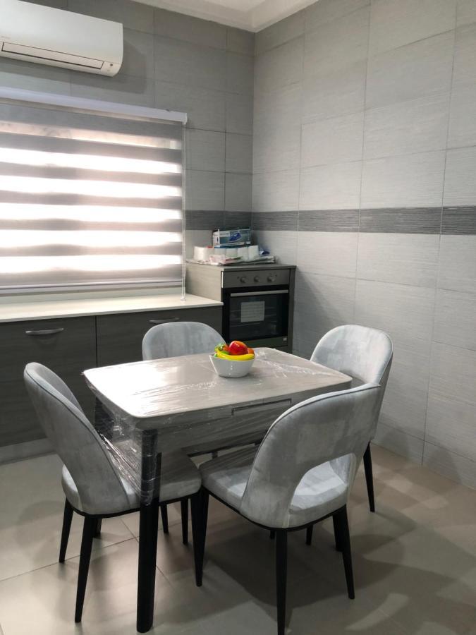 Queens View Apartment Аккра Екстер'єр фото