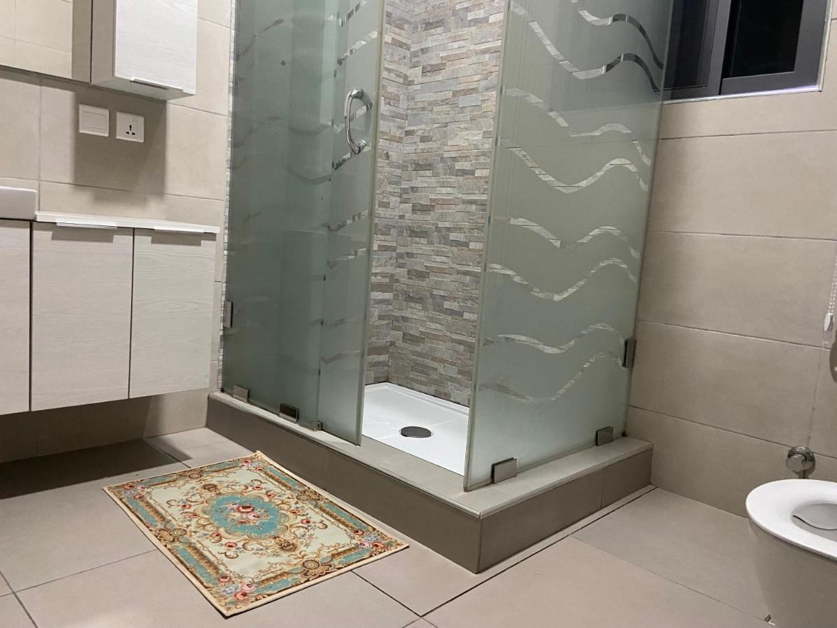 Queens View Apartment Аккра Екстер'єр фото
