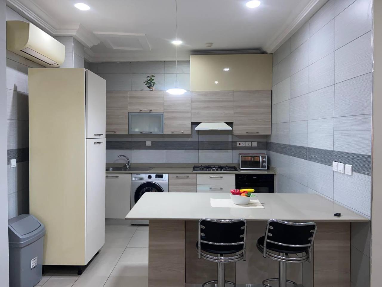 Queens View Apartment Аккра Екстер'єр фото