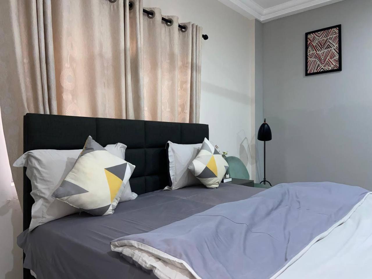 Queens View Apartment Аккра Екстер'єр фото