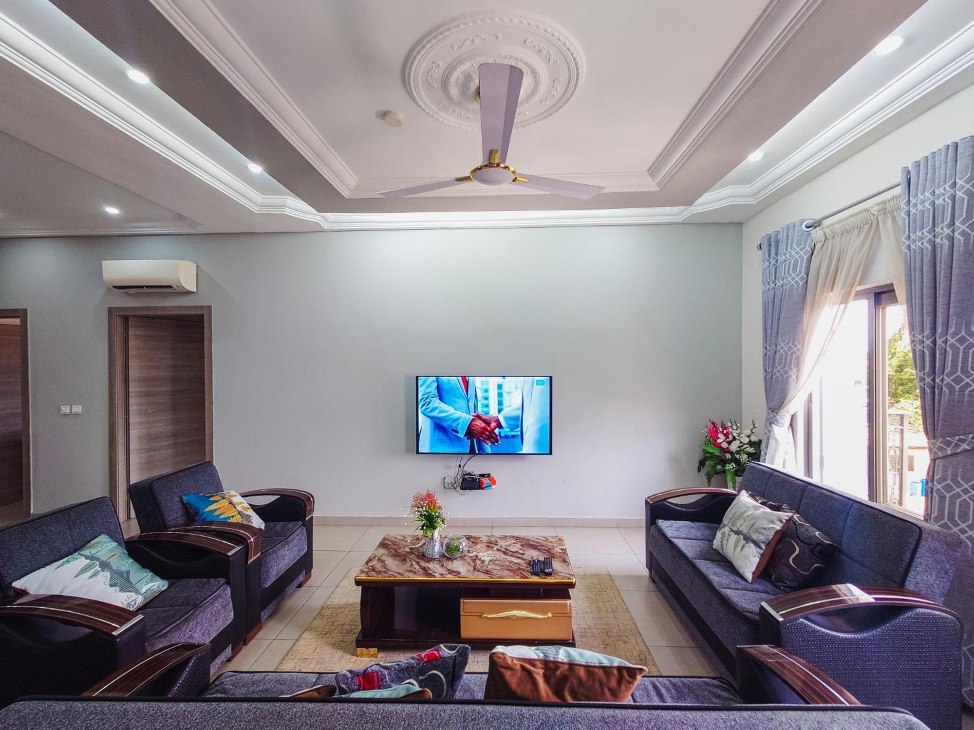 Queens View Apartment Аккра Екстер'єр фото