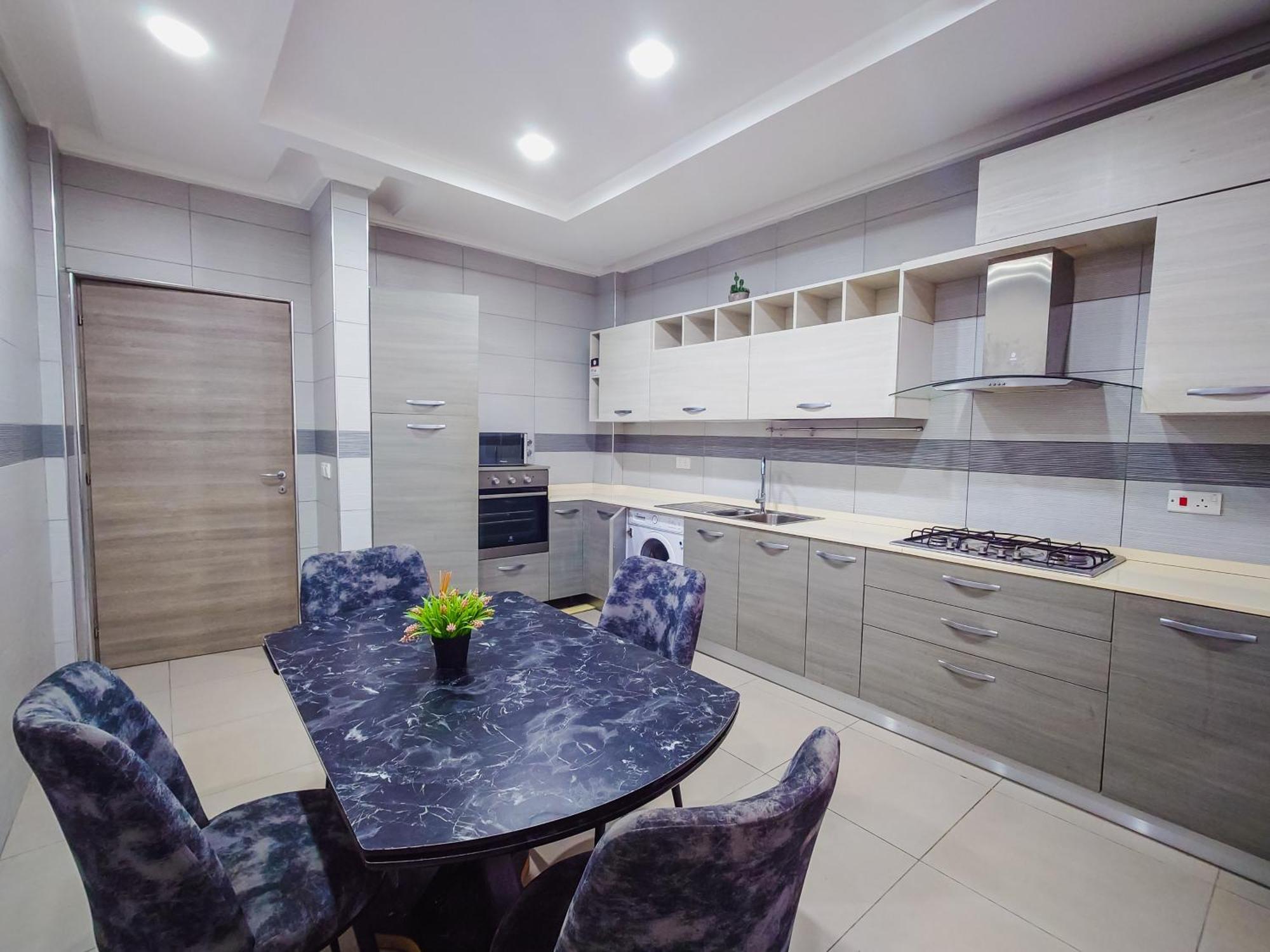 Queens View Apartment Аккра Екстер'єр фото